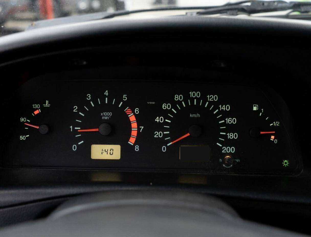 Chevrolet Niva с пробегом — 2011 год. Фото: #11