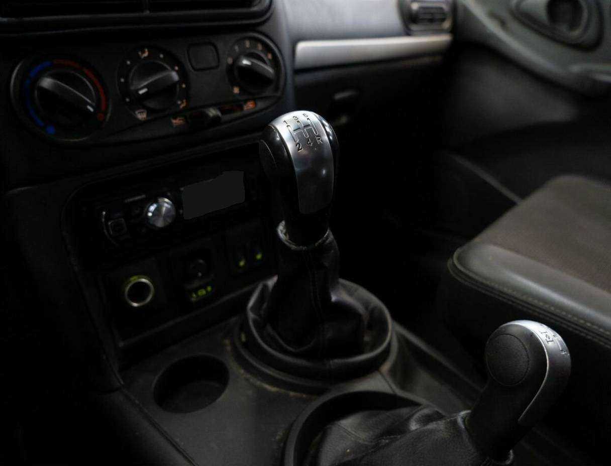 Chevrolet Niva с пробегом — 2011 год. Фото: #12