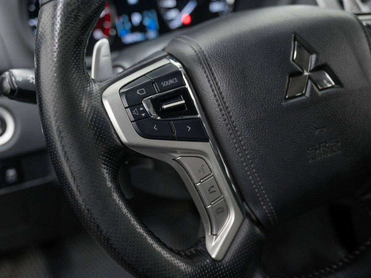 Mitsubishi Pajero Sport с пробегом — 2018 год. Фото: #13