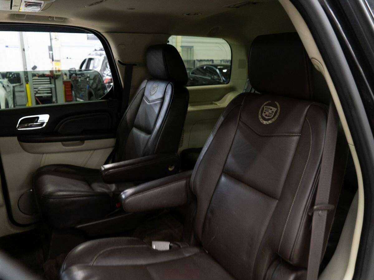 Cadillac Escalade с пробегом — 2011 год. Фото: #6