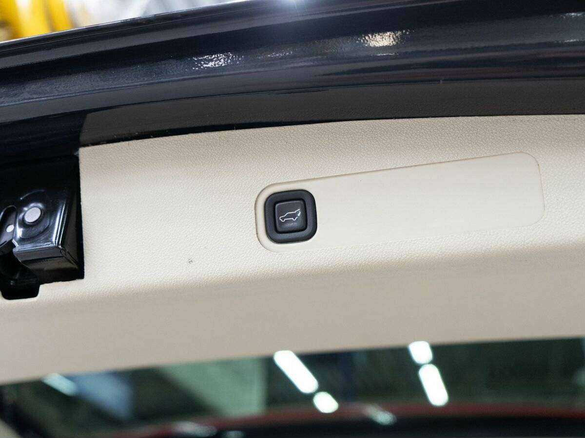 Cadillac Escalade с пробегом — 2011 год. Фото: #9