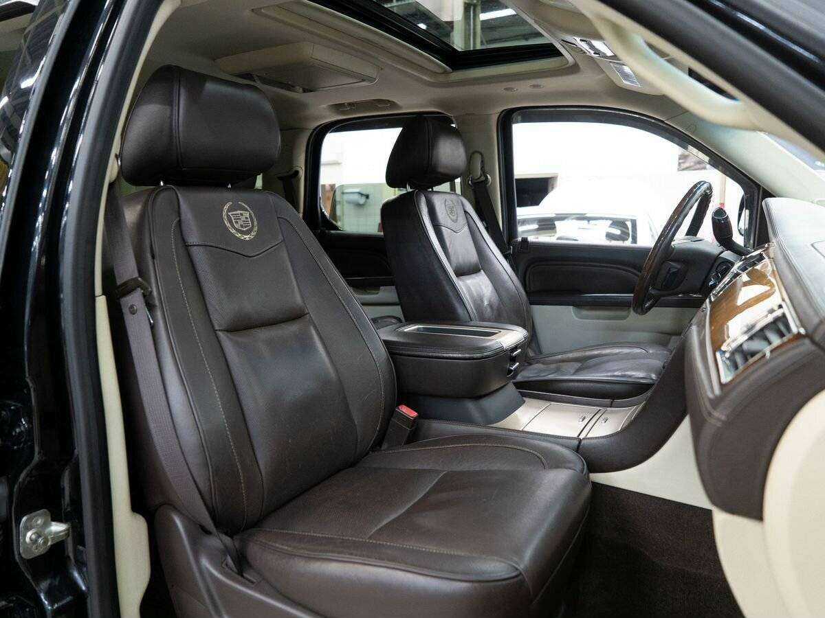 Cadillac Escalade с пробегом — 2011 год. Фото: #11