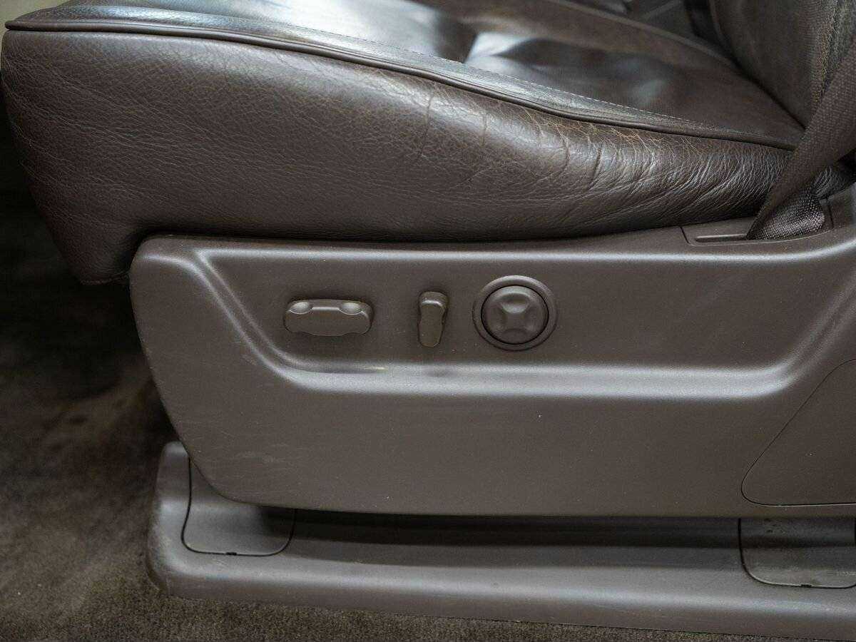 Cadillac Escalade с пробегом — 2011 год. Фото: #17