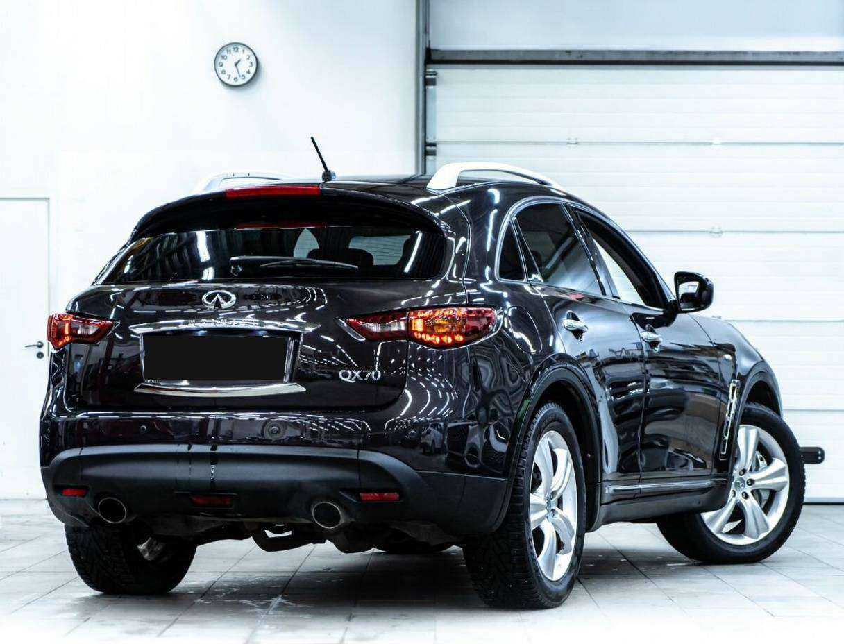 Infiniti FX с пробегом — 2011 год. Фото: #2