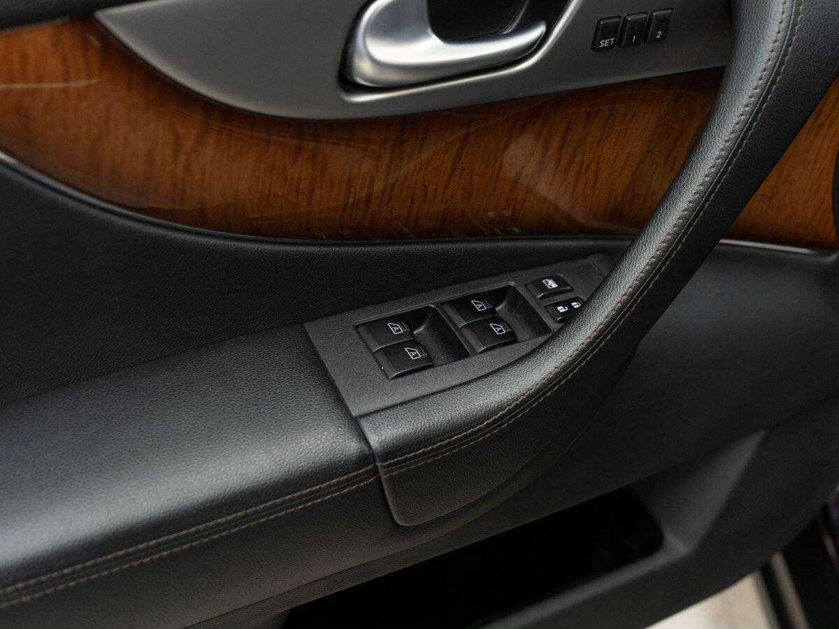 Infiniti FX с пробегом — 2011 год. Фото: #14