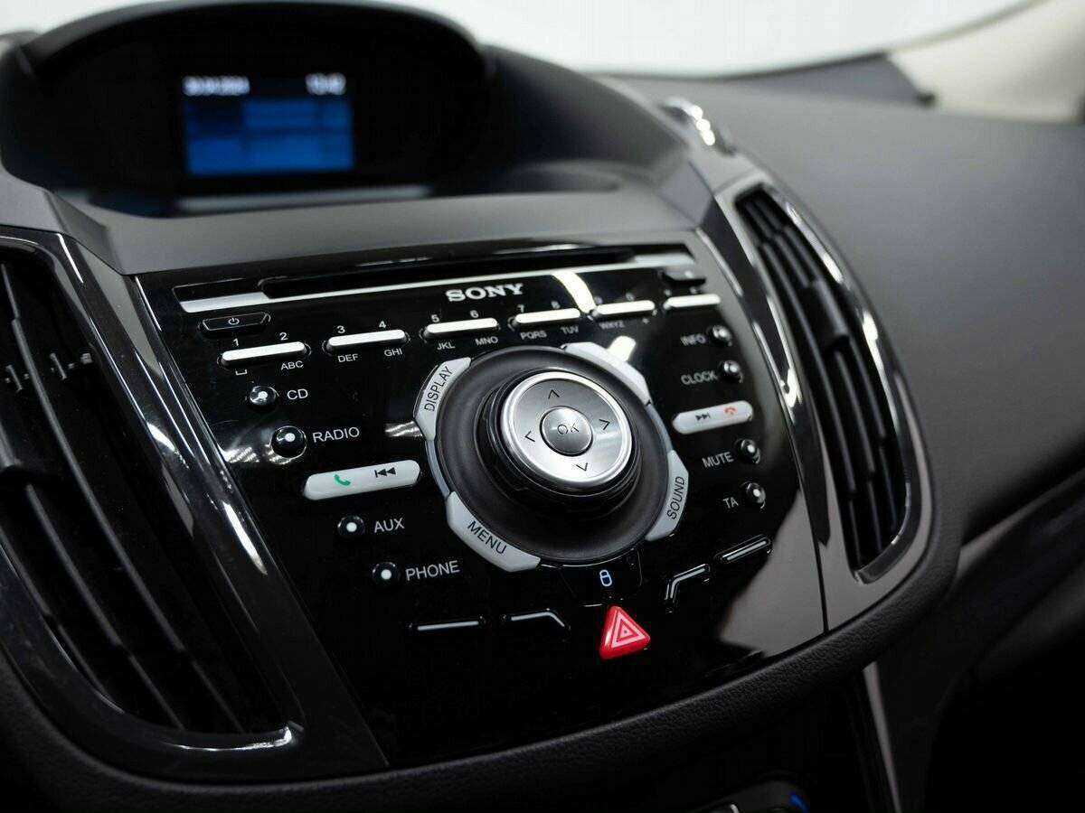 Ford Kuga с пробегом — 2014 год. Фото: #18