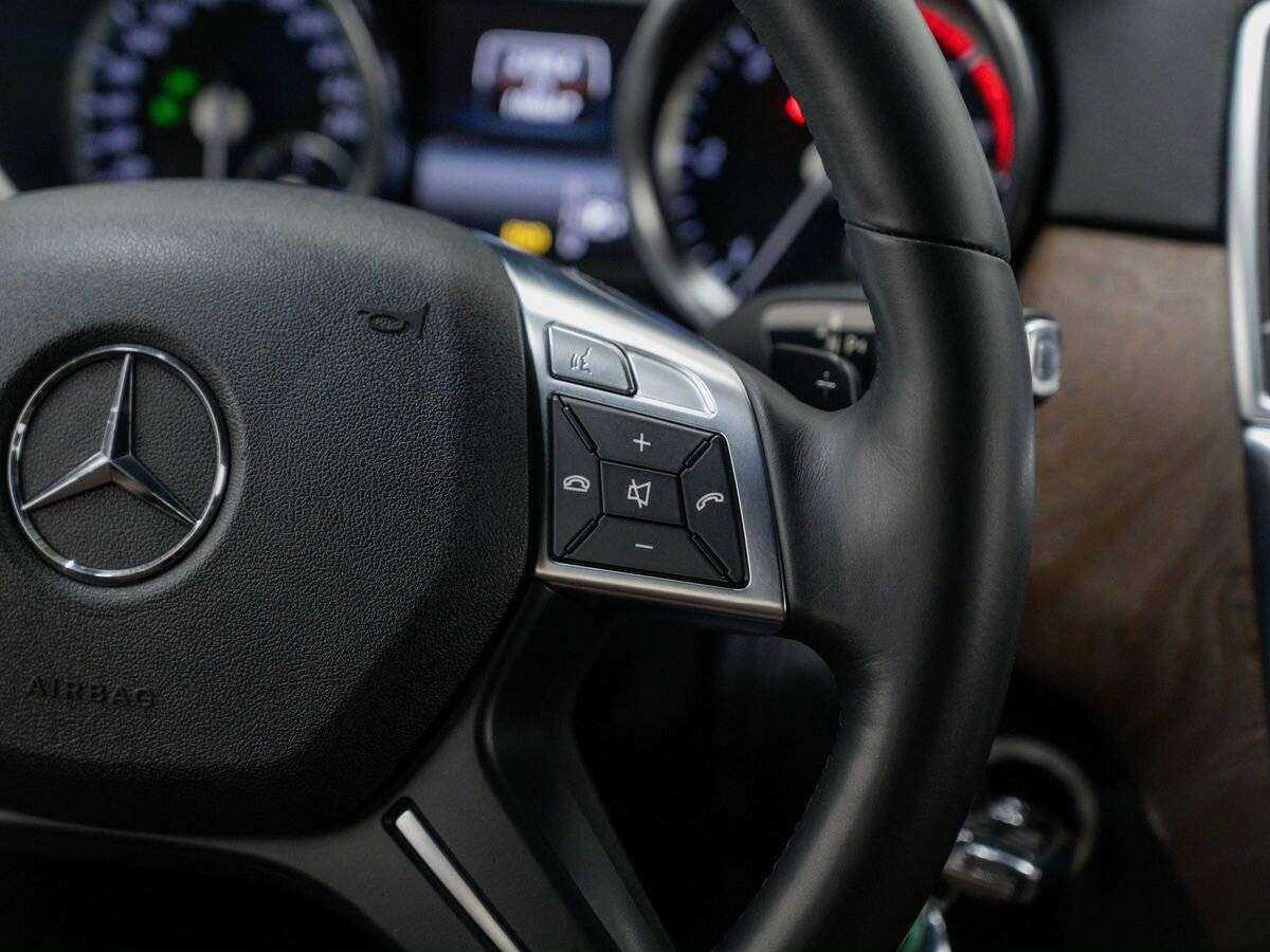 Mercedes-Benz M-Класс с пробегом — 2013 год. Фото: #12