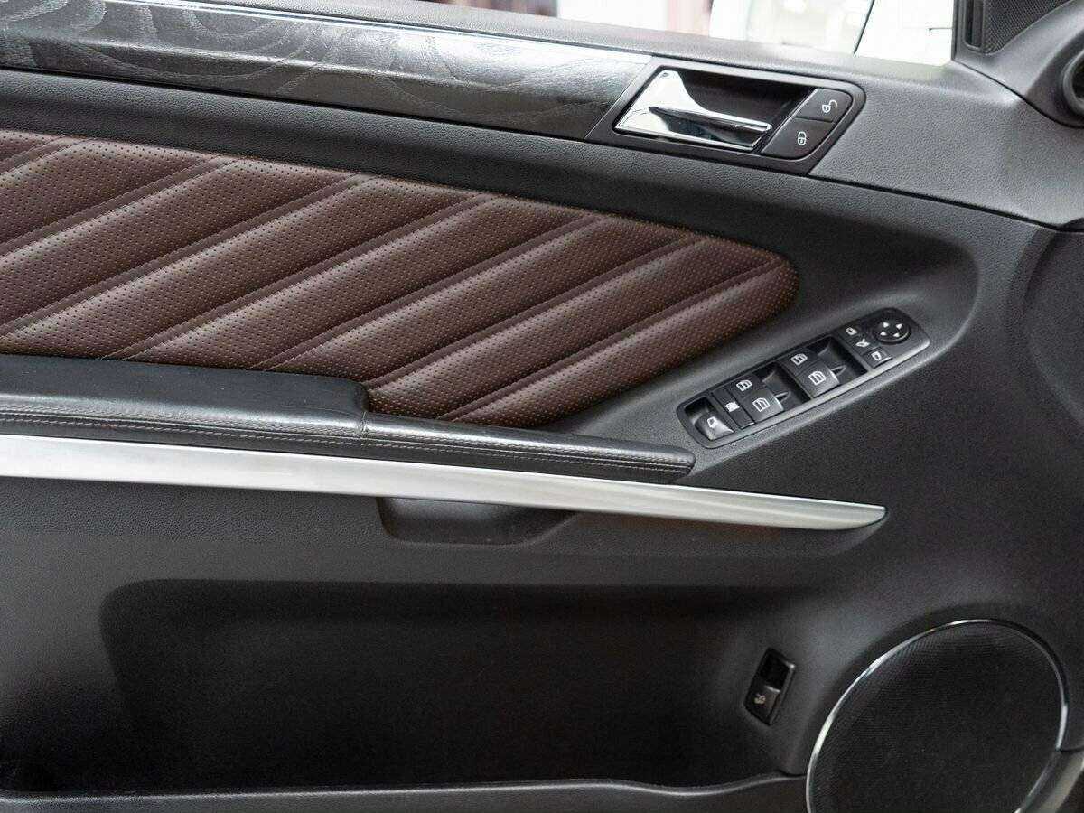 Mercedes-Benz GL-Класс с пробегом — 2012 год. Фото: #13