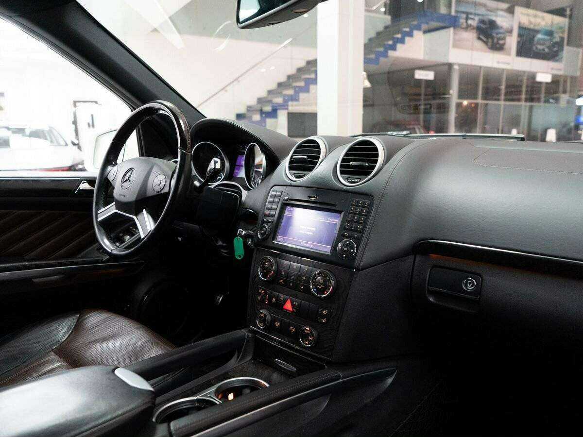 Mercedes-Benz GL-Класс с пробегом — 2012 год. Фото: #16