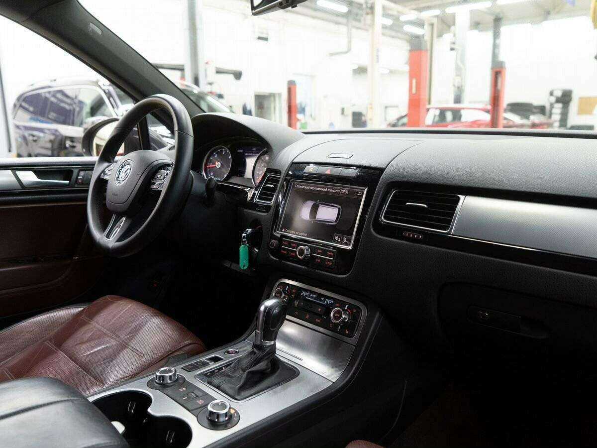 Volkswagen Touareg с пробегом — 2010 год. Фото: #18