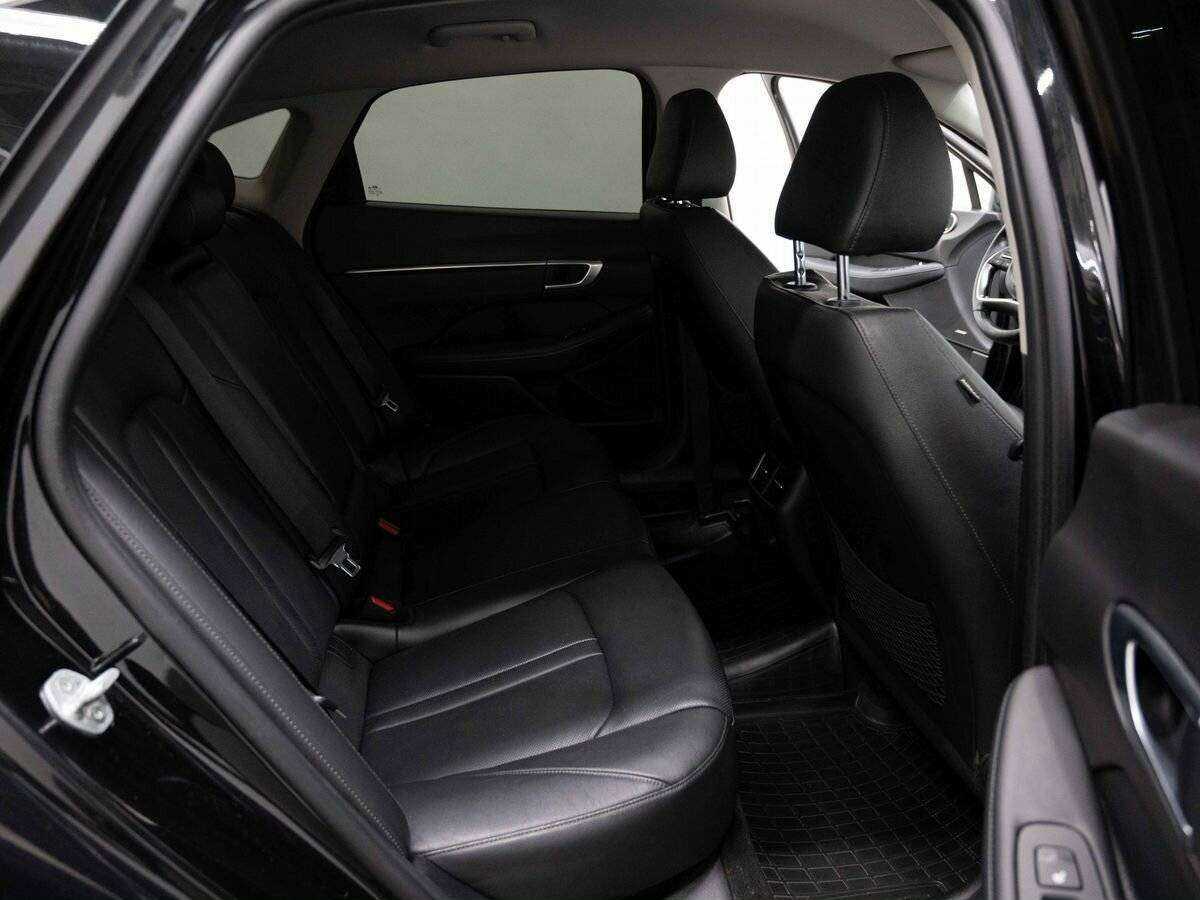 Hyundai Sonata с пробегом — 2021 год. Фото: #8