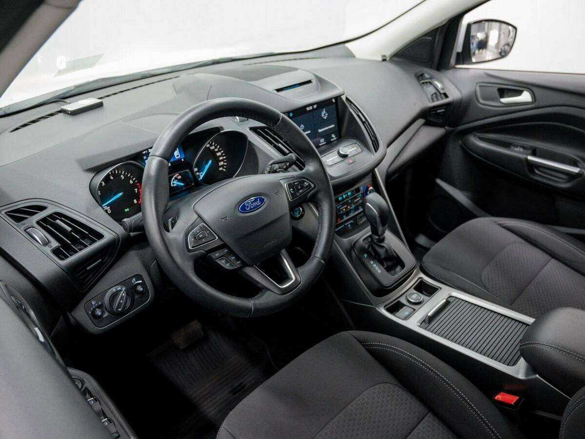 Ford Kuga с пробегом — 2017 год. Фото: #13