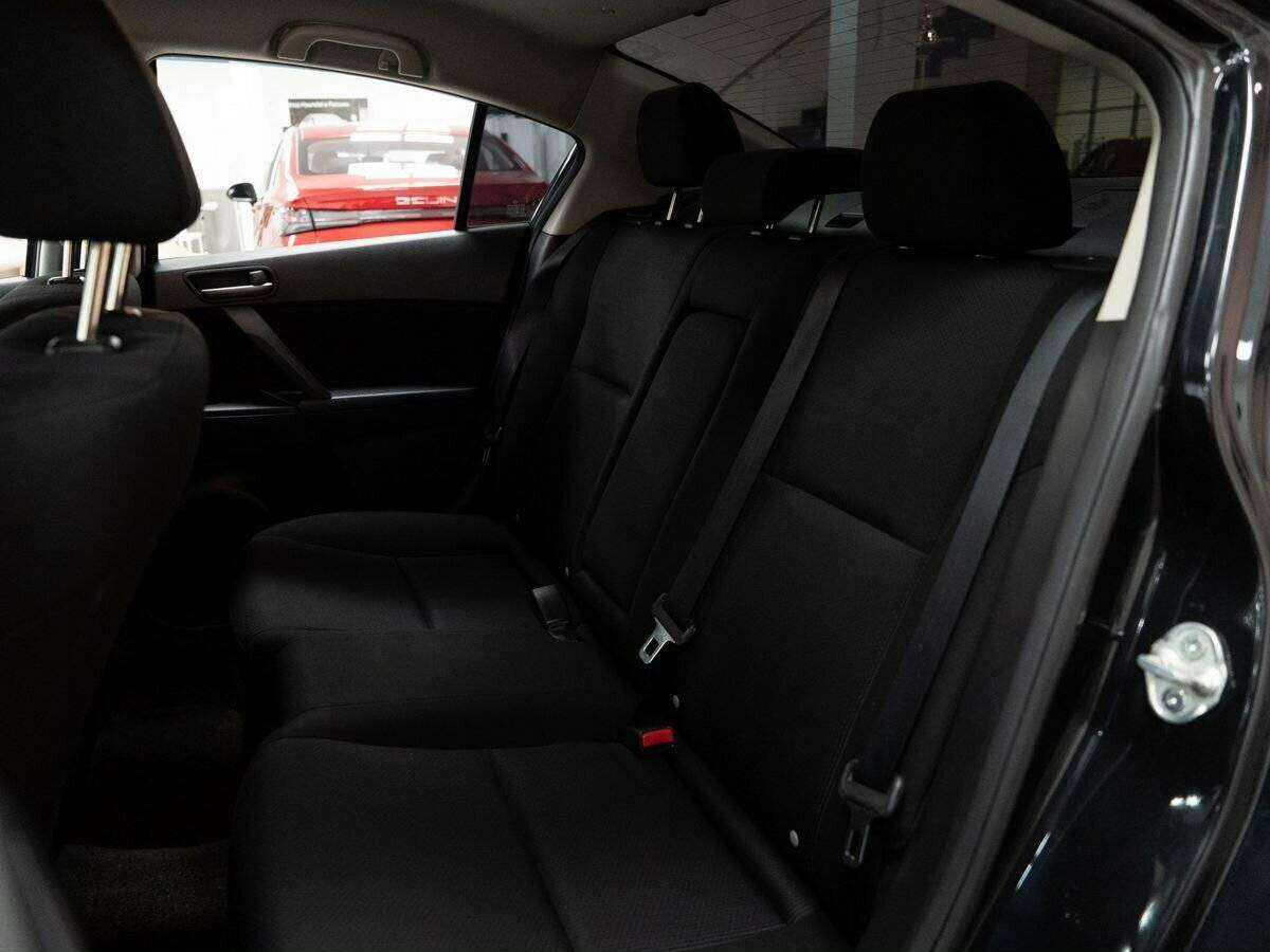 Mazda 3 с пробегом — 2011 год. Фото: #6