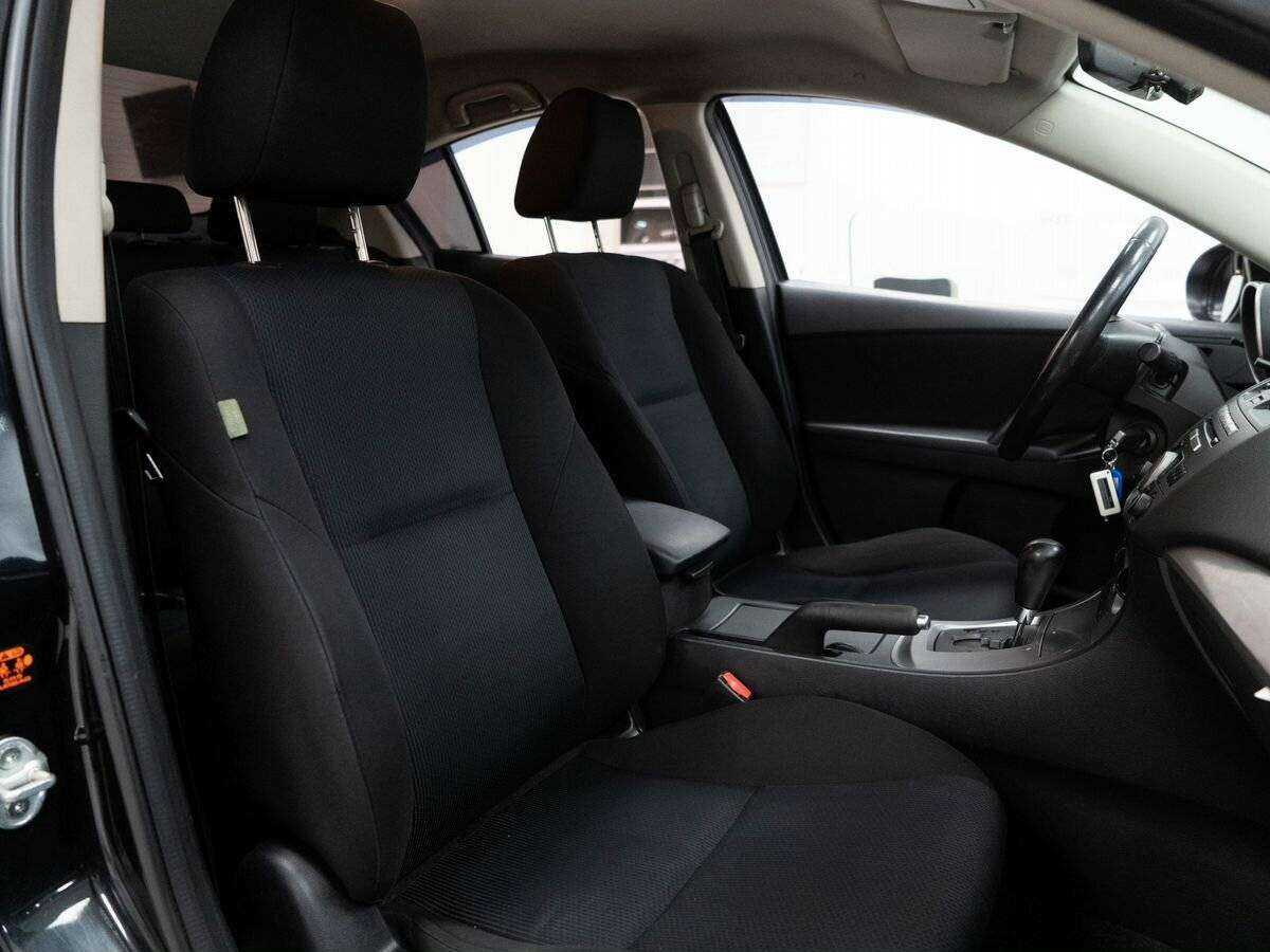 Mazda 3 с пробегом — 2011 год. Фото: #9