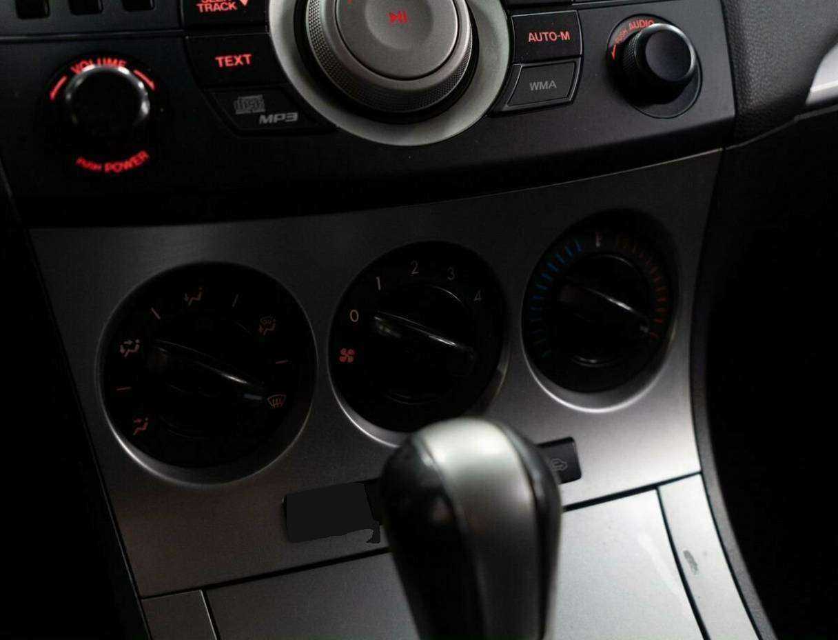 Mazda 3 с пробегом — 2011 год. Фото: #14