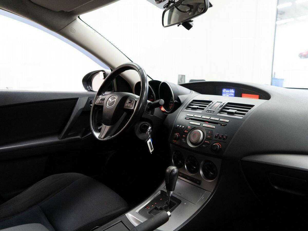 Mazda 3 с пробегом — 2011 год. Фото: #17