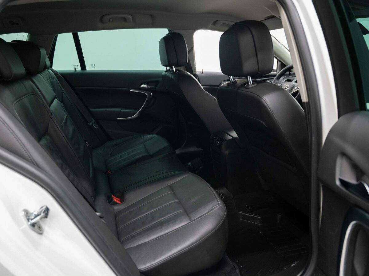 Opel Insignia с пробегом — 2013 год. Фото: #12