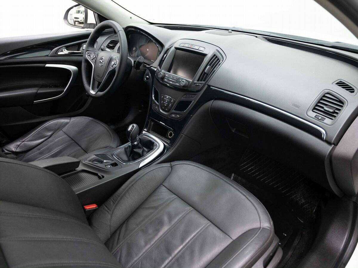 Opel Insignia с пробегом — 2013 год. Фото: #13