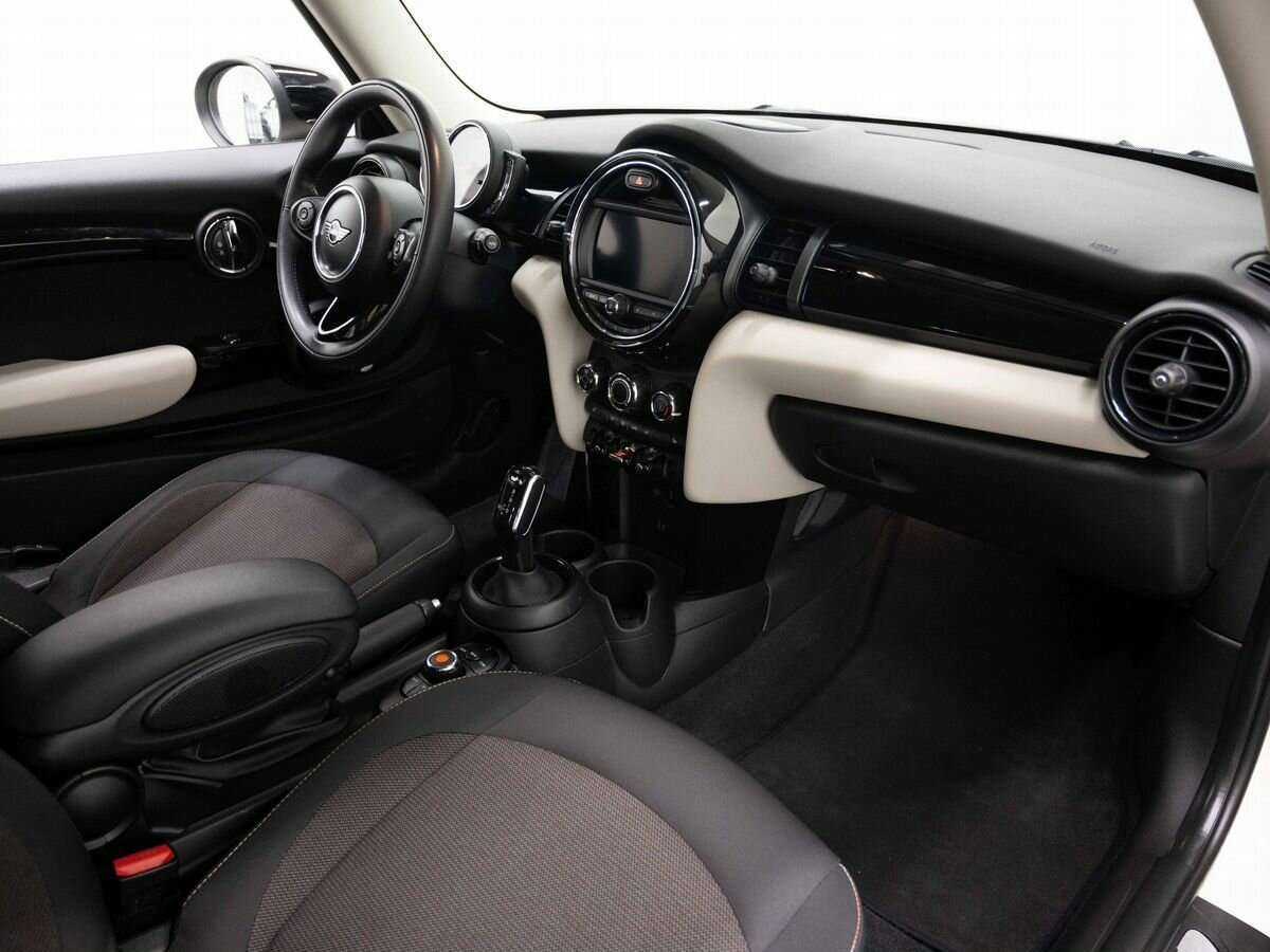 Mini Hatch с пробегом — 2019 год. Фото: #9