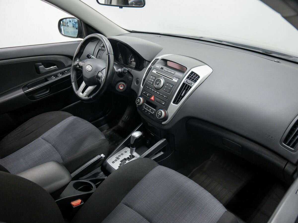 Kia Ceed с пробегом — 2010 год. Фото: #6