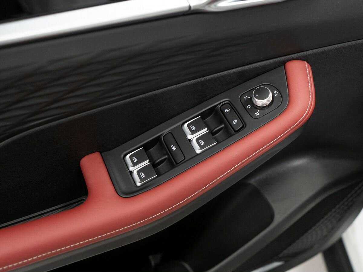 Geely Coolray с пробегом — 2024 год. Фото: #12