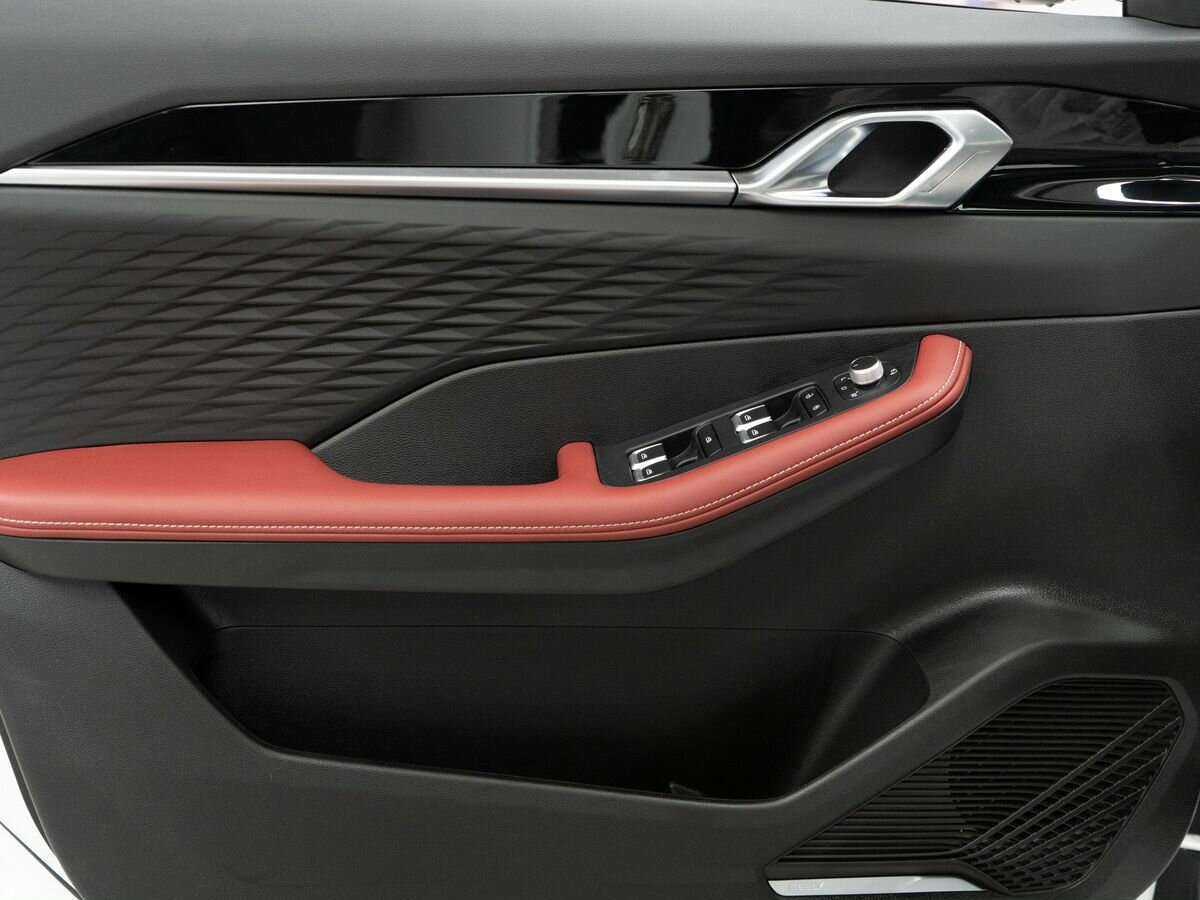 Geely Coolray с пробегом — 2024 год. Фото: #13