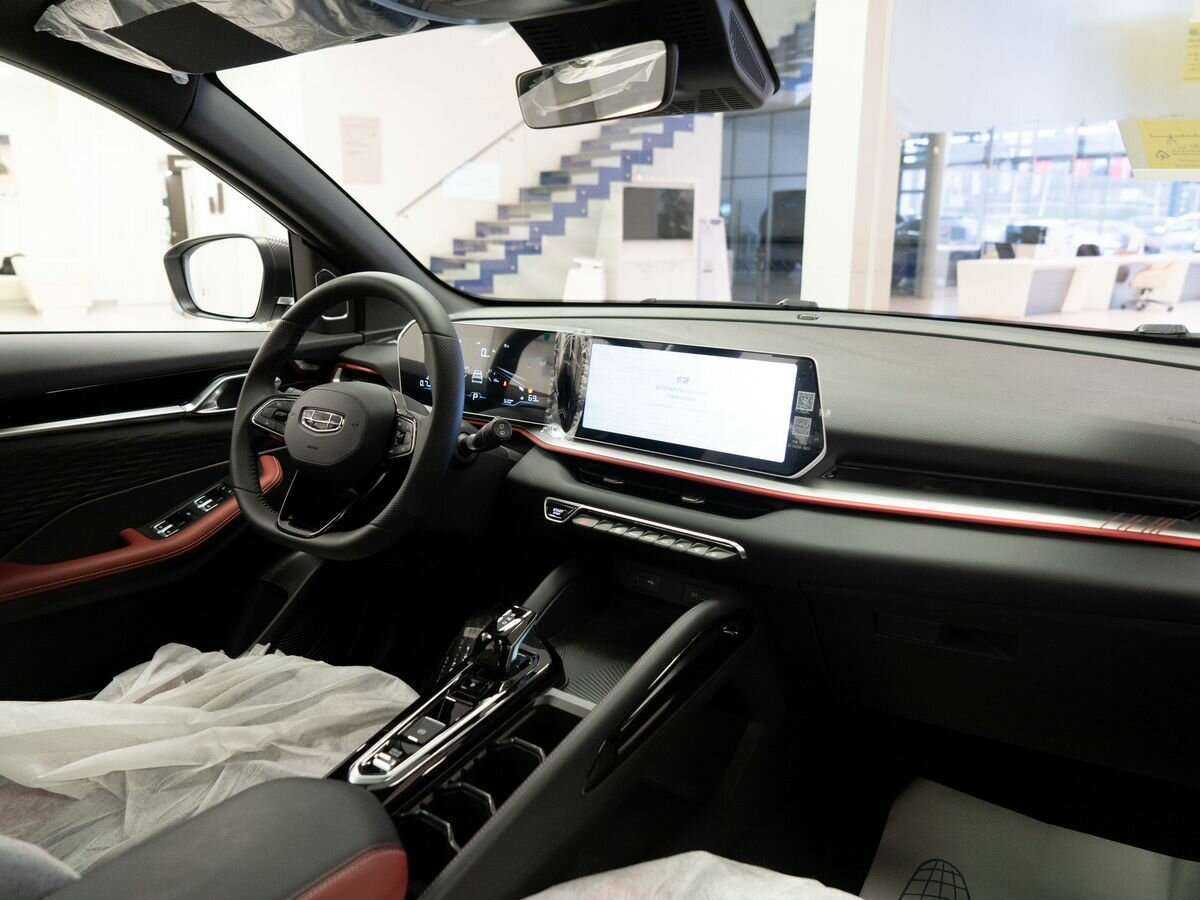 Geely Coolray с пробегом — 2024 год. Фото: #16