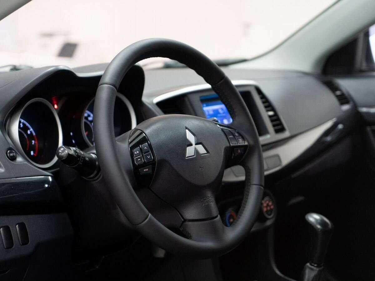 Mitsubishi Lancer с пробегом — 2011 год. Фото: #4