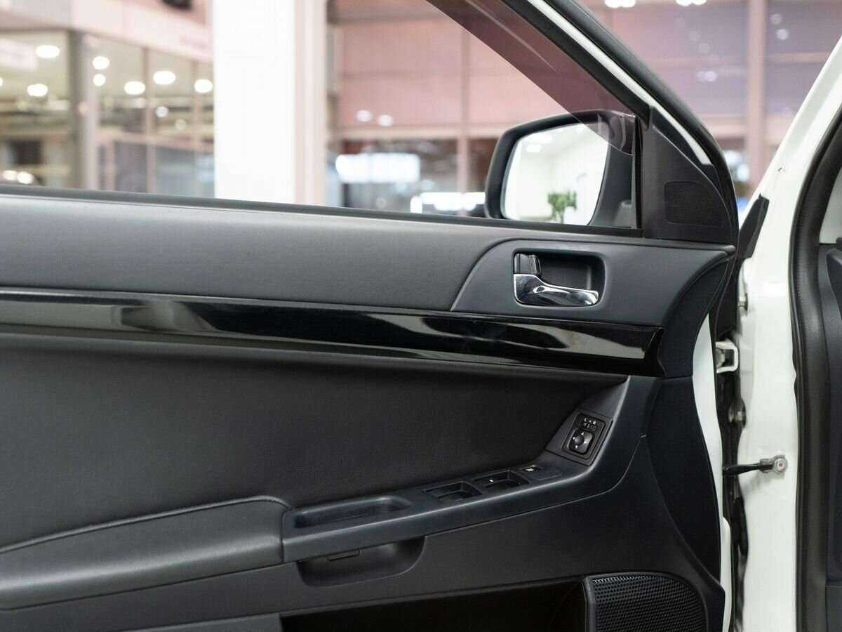 Mitsubishi Lancer с пробегом — 2011 год. Фото: #13