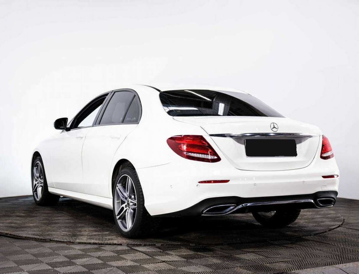 Mercedes-Benz E-Класс с пробегом — 2018 год. Фото: #3