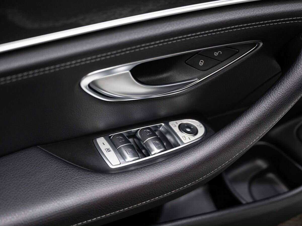 Mercedes-Benz E-Класс с пробегом — 2018 год. Фото: #22