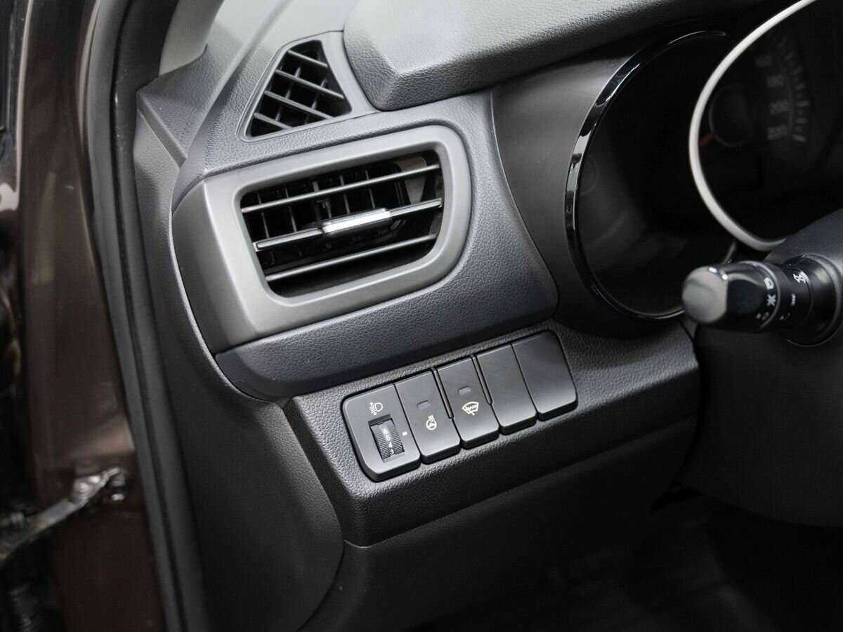 Kia Rio с пробегом — 2017 год. Фото: #20