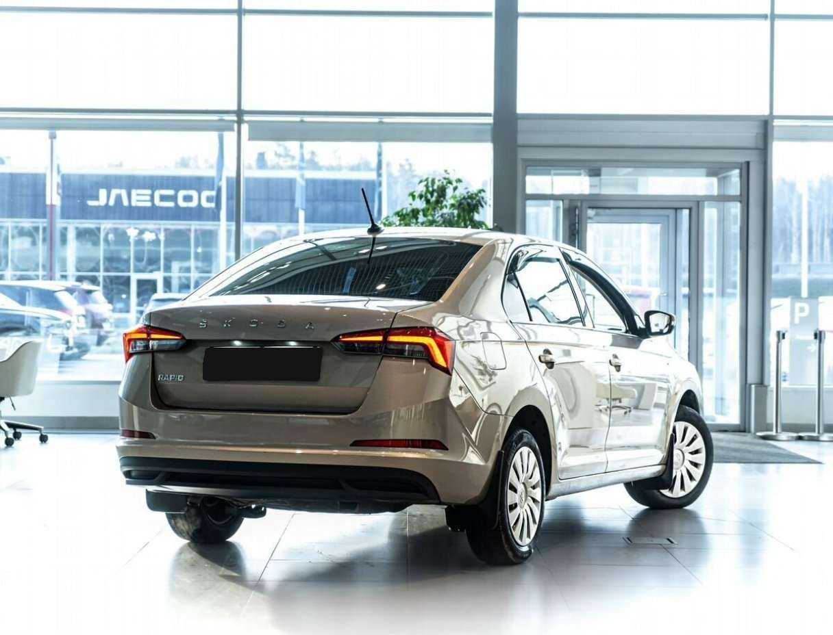 Skoda Rapid с пробегом — 2021 год. Фото: #2