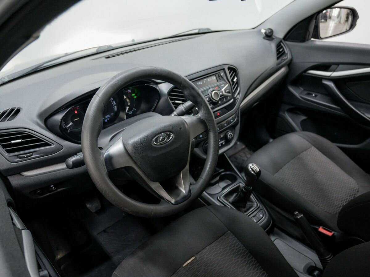 Lada (ВАЗ) Vesta с пробегом — 2015 год. Фото: #12