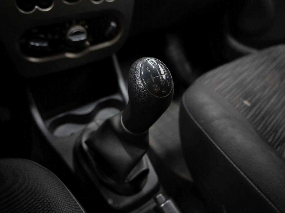 Renault Logan с пробегом — 2010 год. Фото: #17