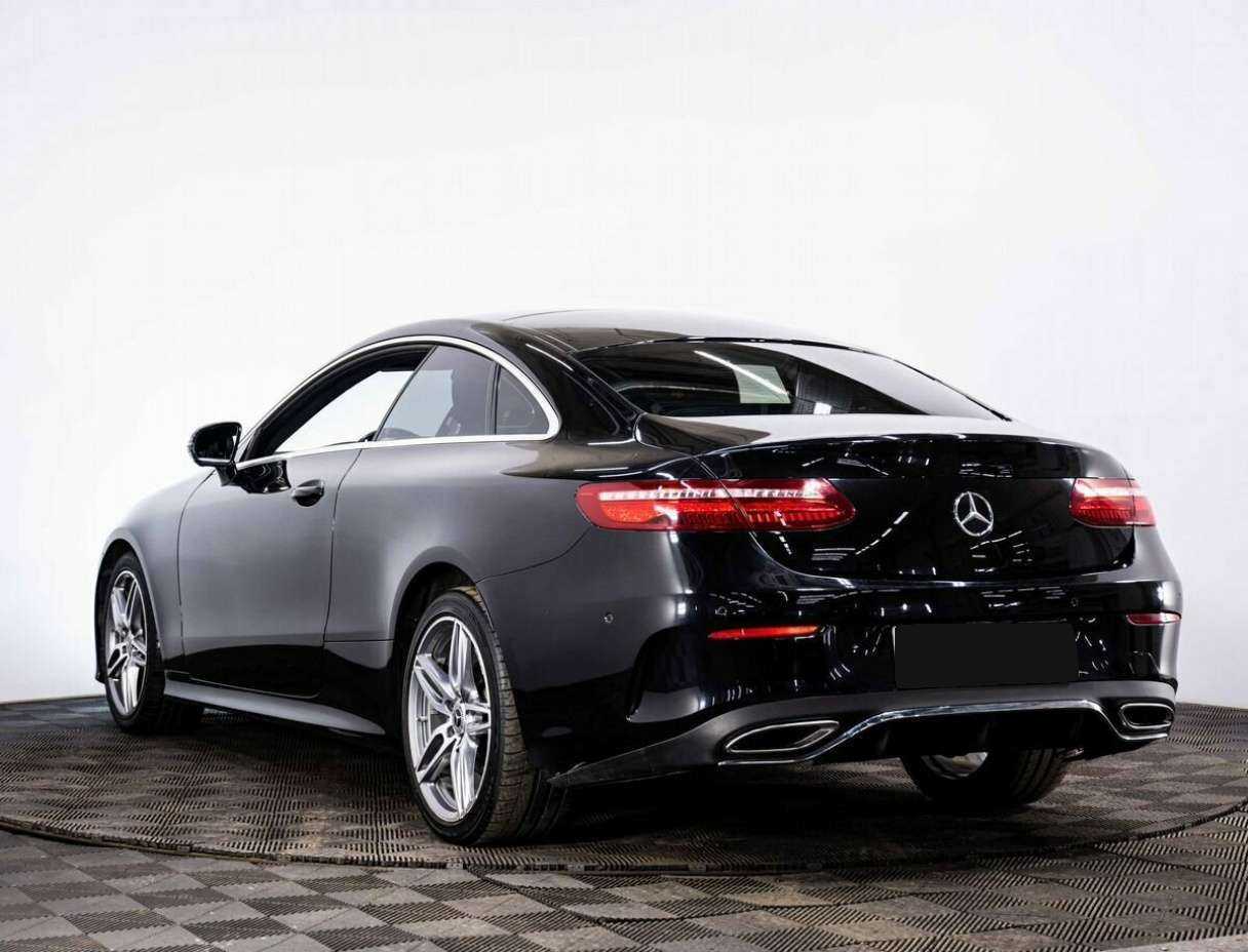 Mercedes-Benz E-Класс с пробегом — 2017 год. Фото: #3