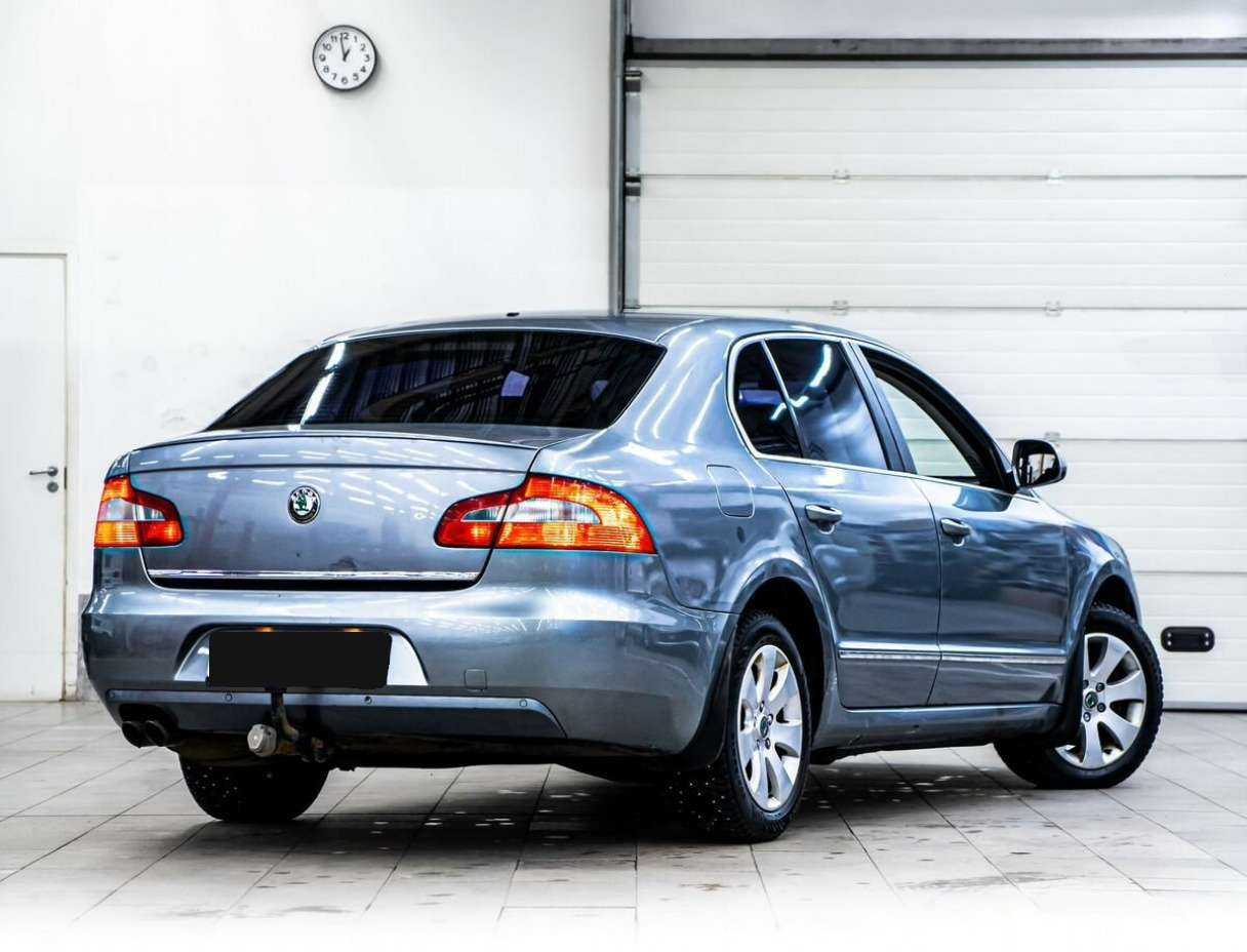 Skoda Superb с пробегом — 2011 год. Фото: #2