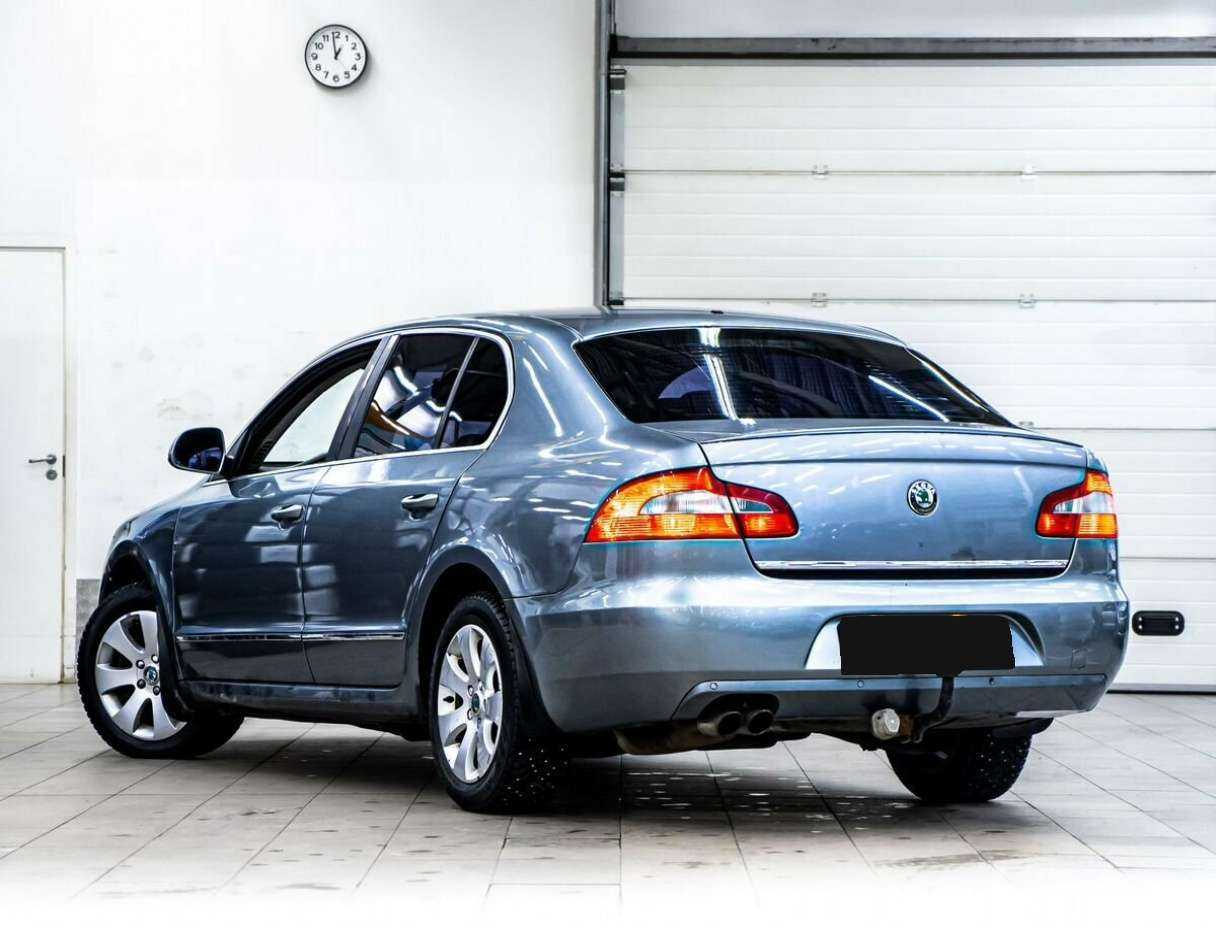 Skoda Superb с пробегом — 2011 год. Фото: #3