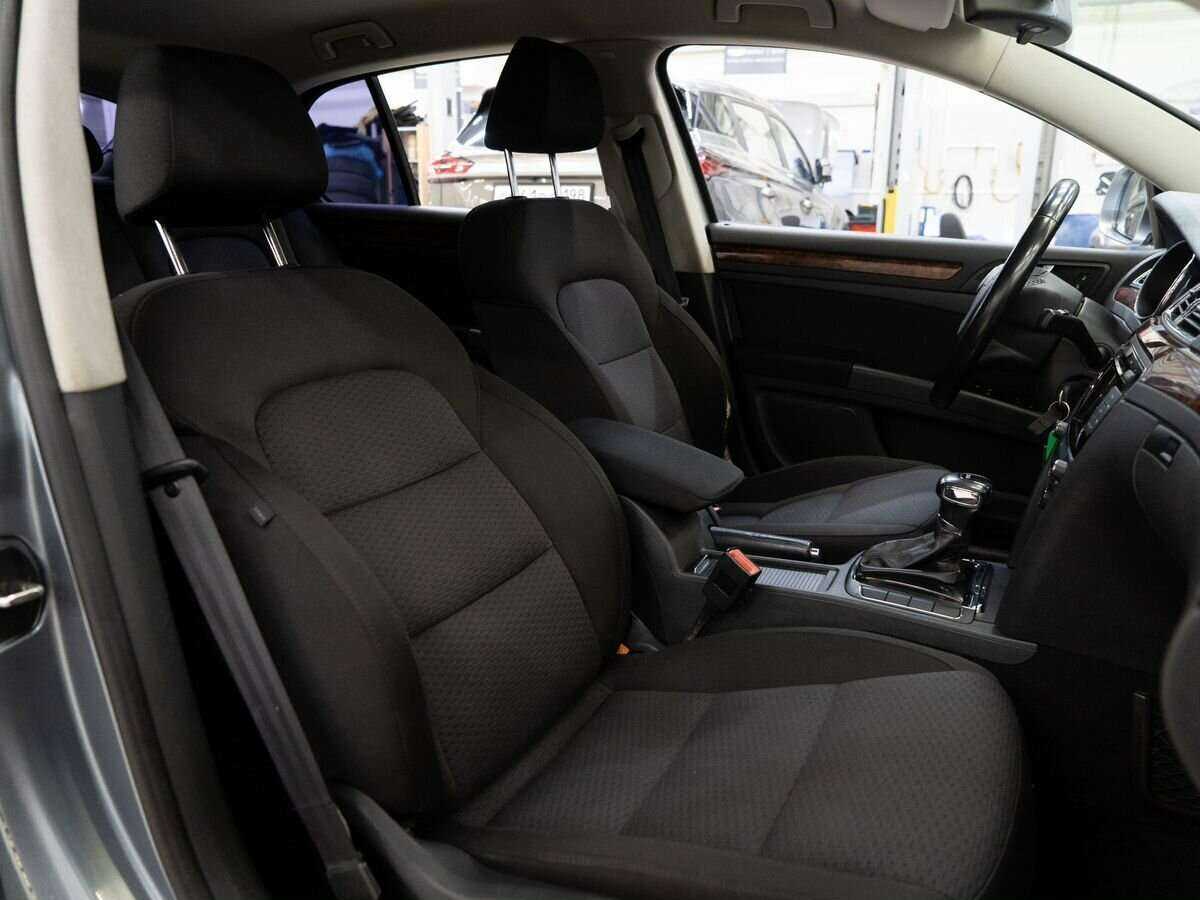 Skoda Superb с пробегом — 2011 год. Фото: #10