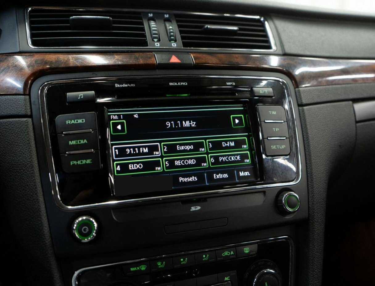 Skoda Superb с пробегом — 2011 год. Фото: #13