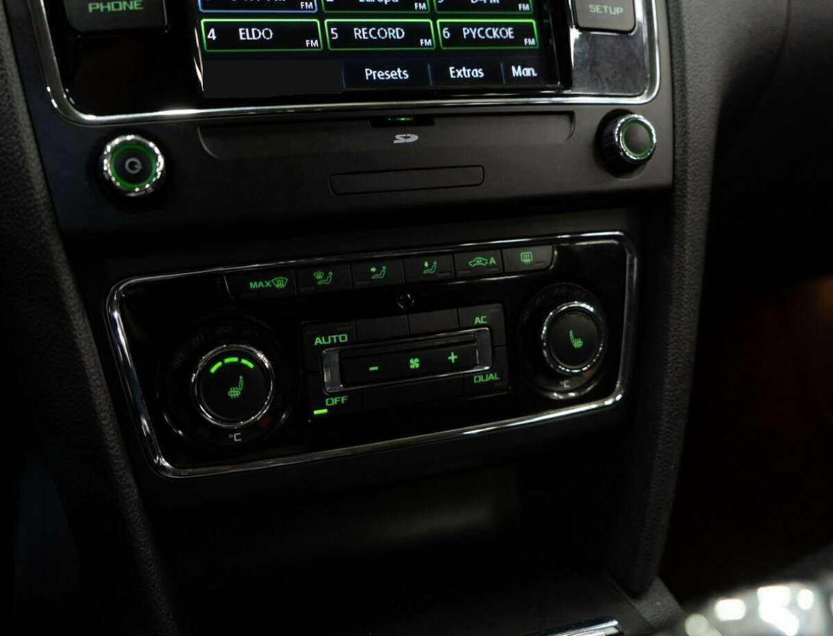 Skoda Superb с пробегом — 2011 год. Фото: #14