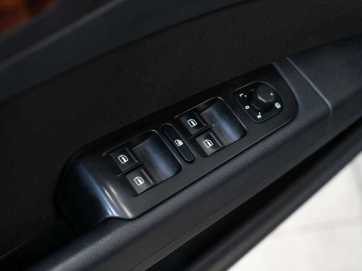 Skoda Superb с пробегом — 2011 год. Фото: #15