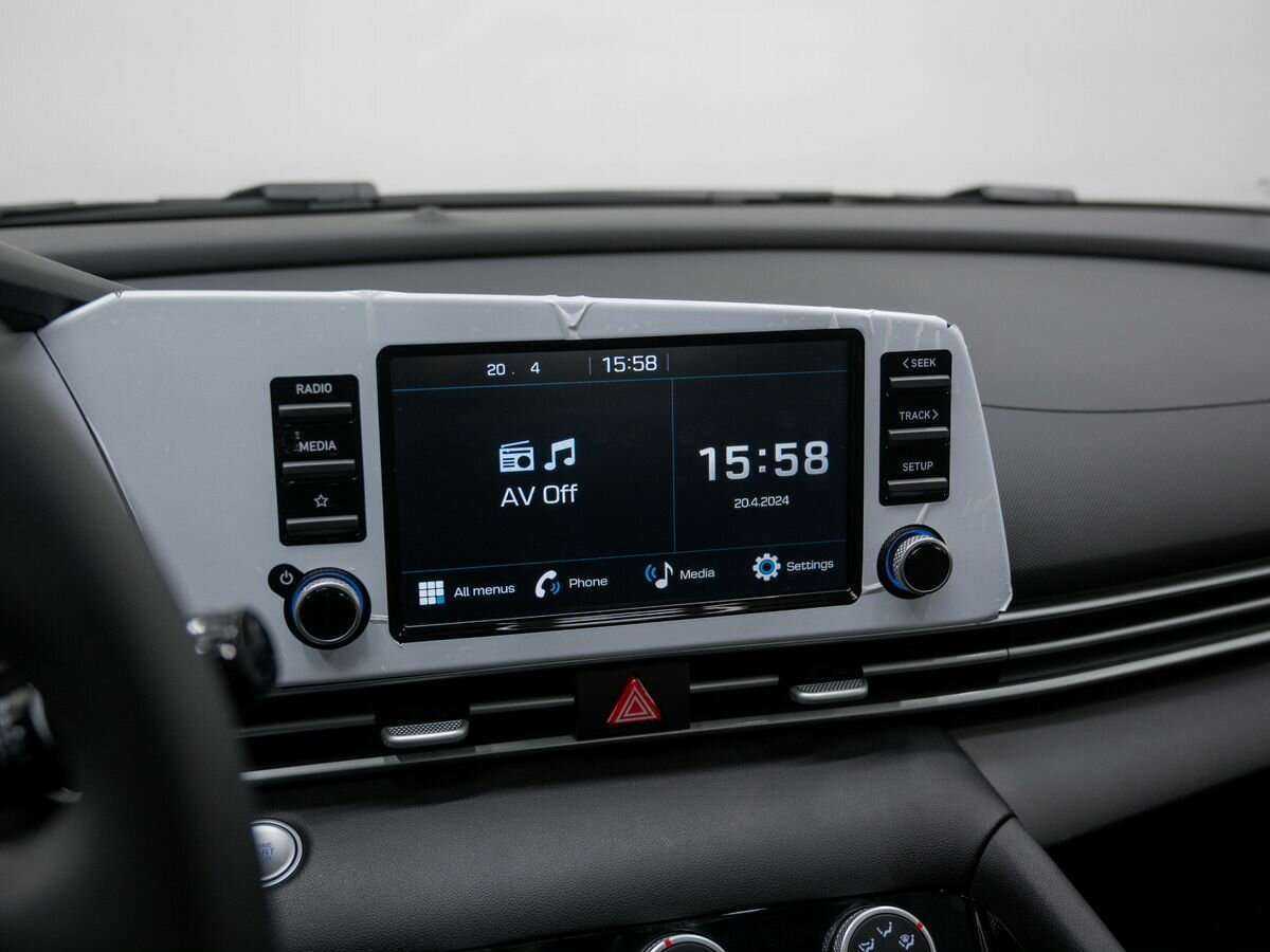 Hyundai Elantra с пробегом — 2023 год. Фото: #24