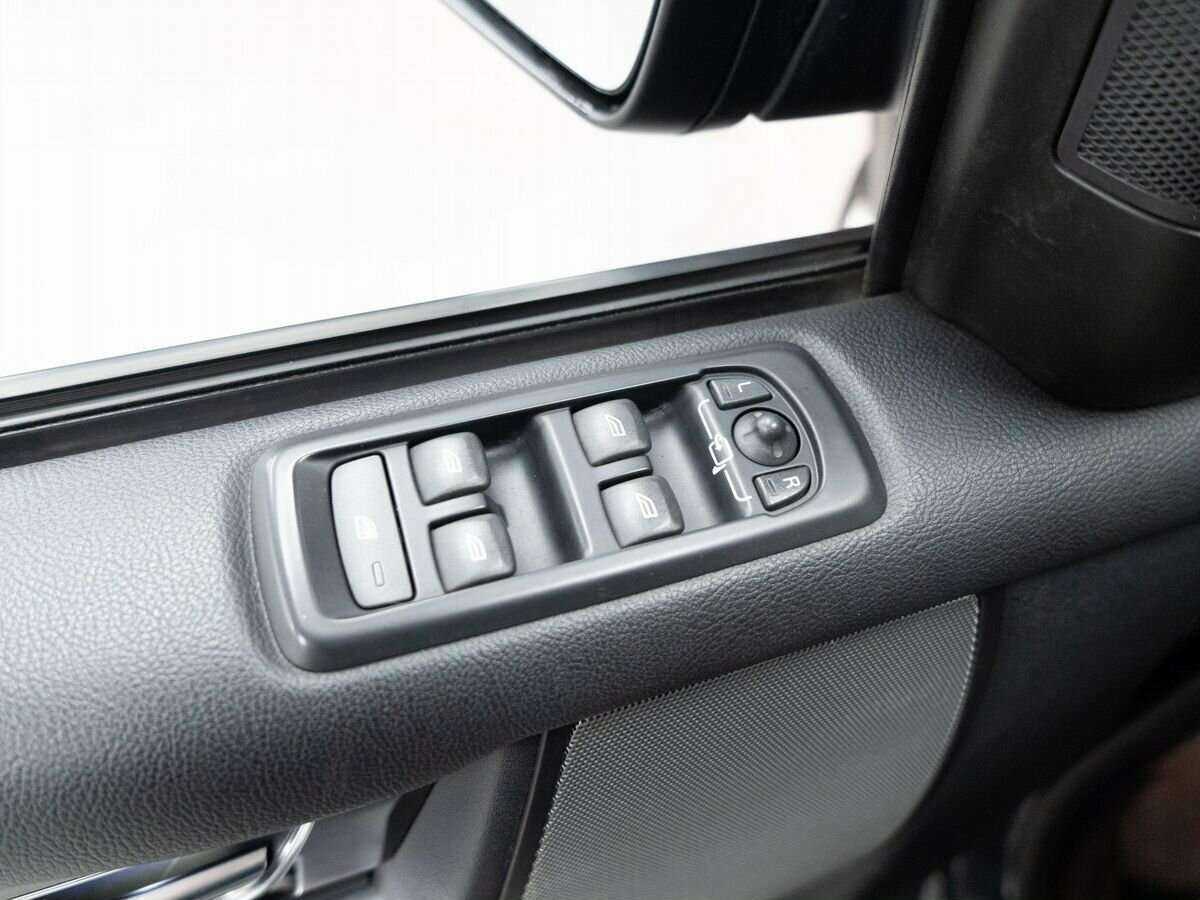 Land Rover Discovery с пробегом — 2011 год. Фото: #12