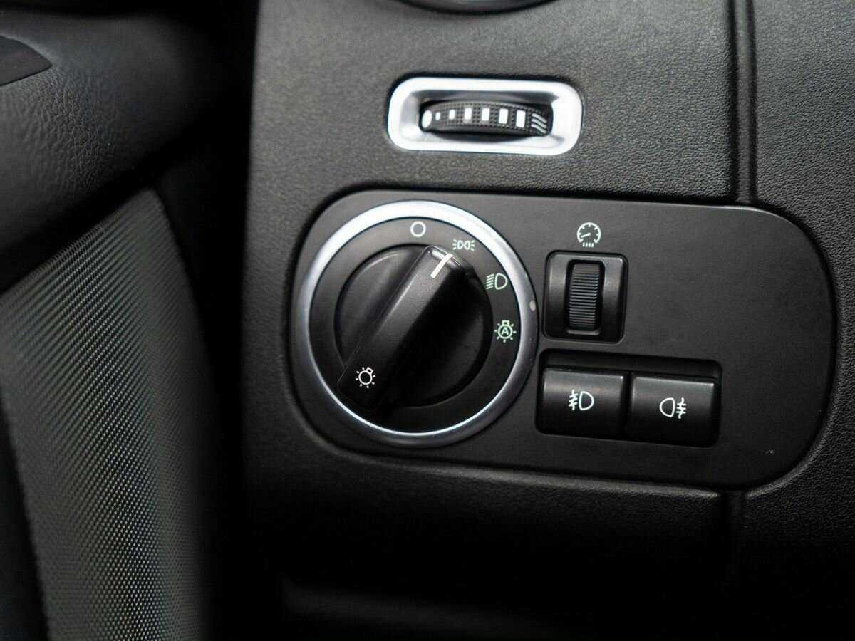 Land Rover Discovery с пробегом — 2011 год. Фото: #14