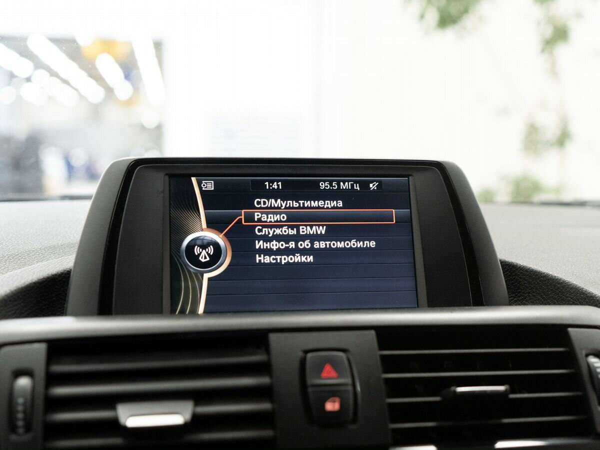 BMW 1 серии с пробегом — 2012 год. Фото: #11