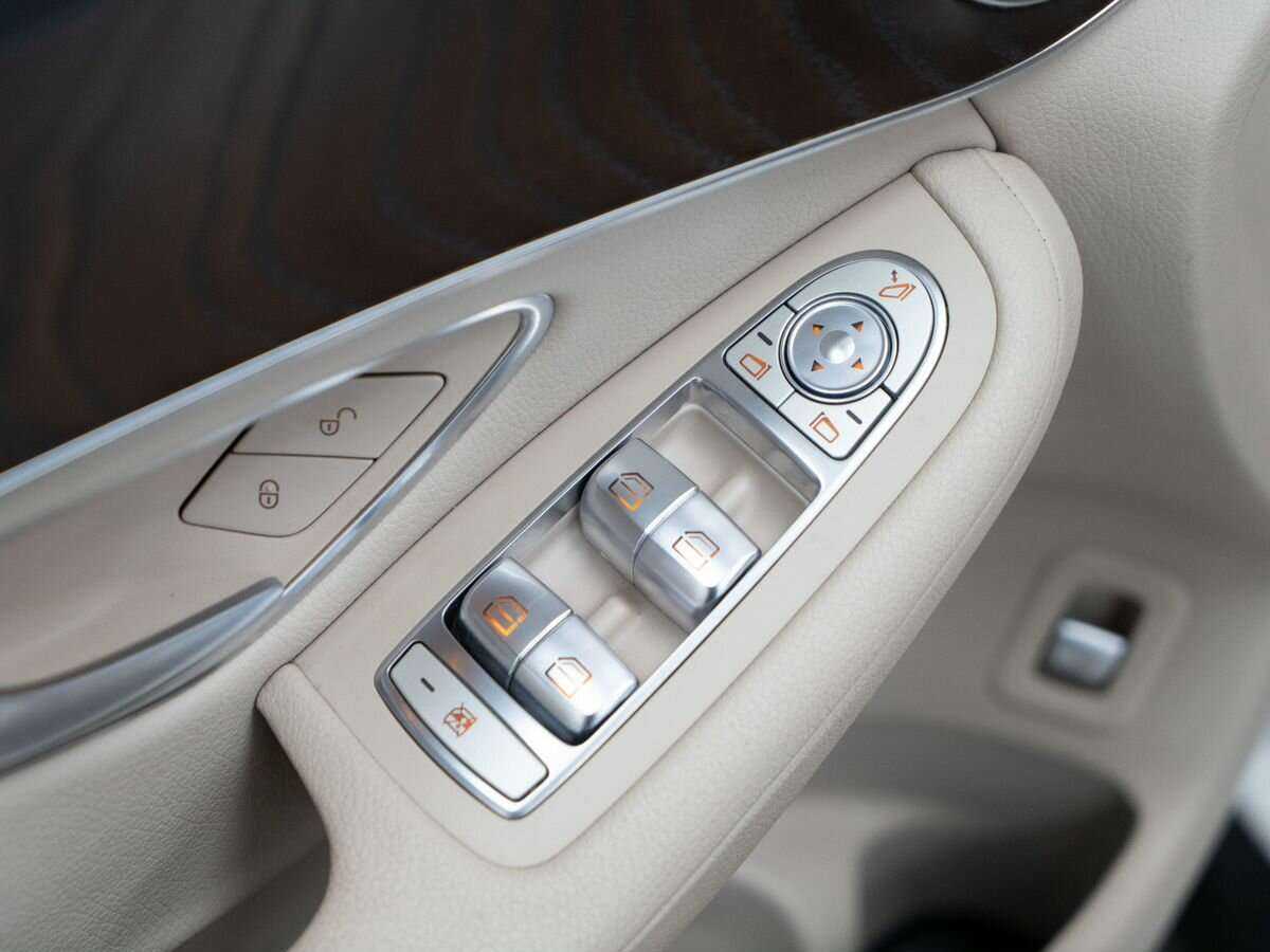 Mercedes-Benz GLC с пробегом — 2016 год. Фото: #15