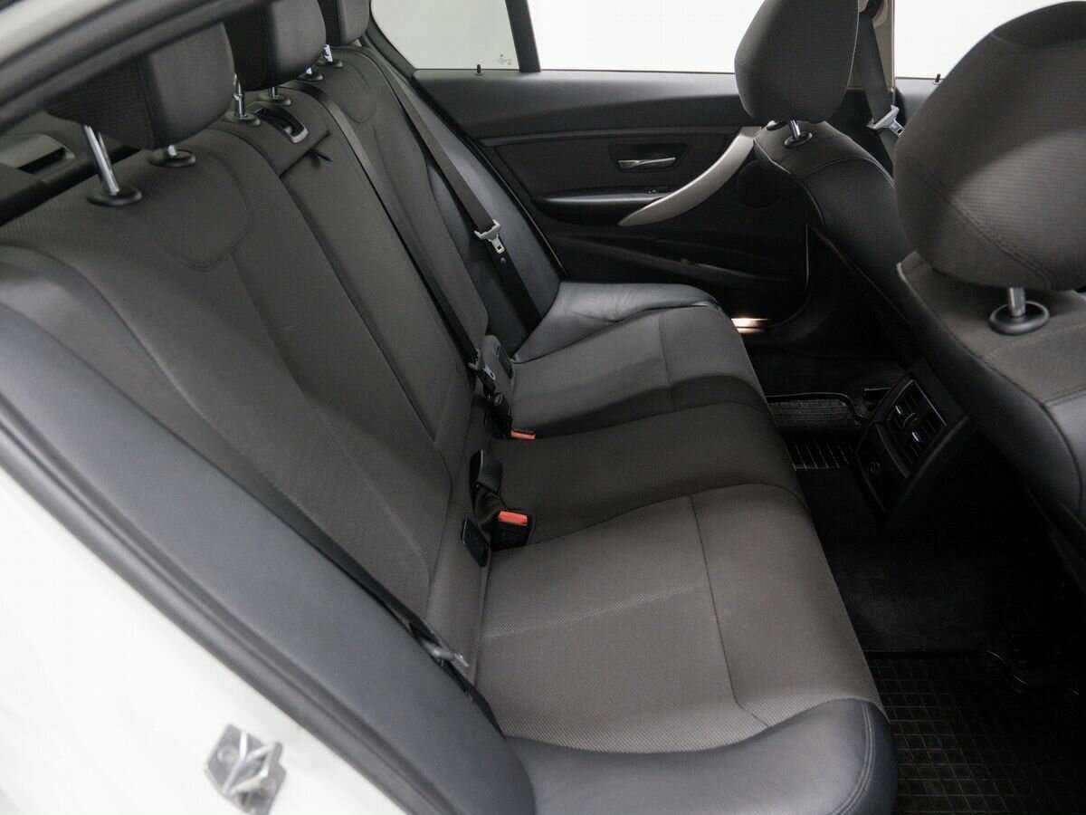 BMW 3 серии с пробегом — 2016 год. Фото: #8