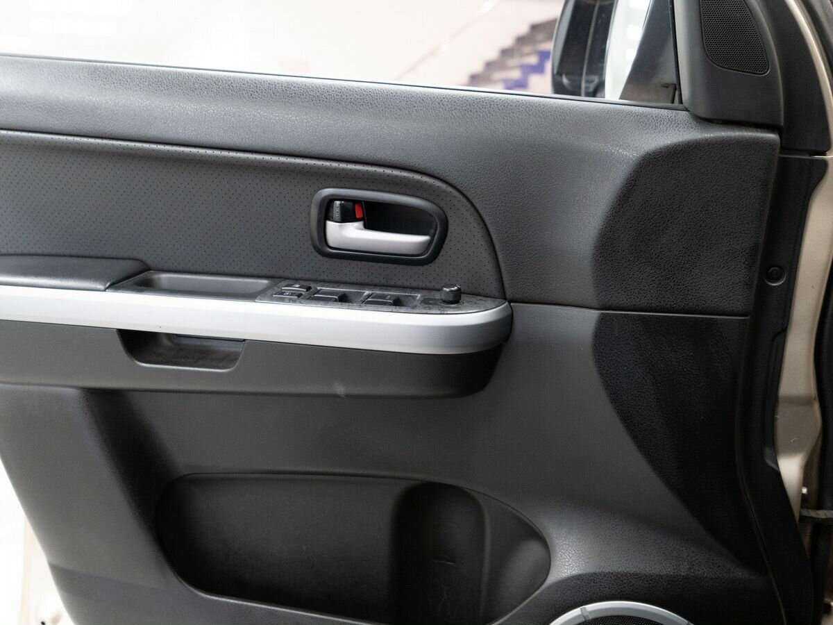 Suzuki Grand Vitara с пробегом — 2010 год. Фото: #14