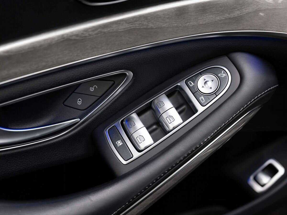 Mercedes-Benz S-Класс с пробегом — 2015 год. Фото: #16